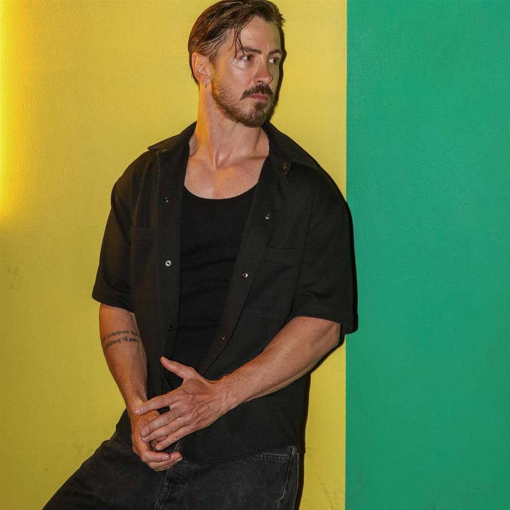 Νίκος Γκάνος: Συνελήφθη ο τραγουδιστής - "Μου περάσαν χειροπέδες, ένιωθα λες και είμαι ο χειρότερος εγκληματίας"