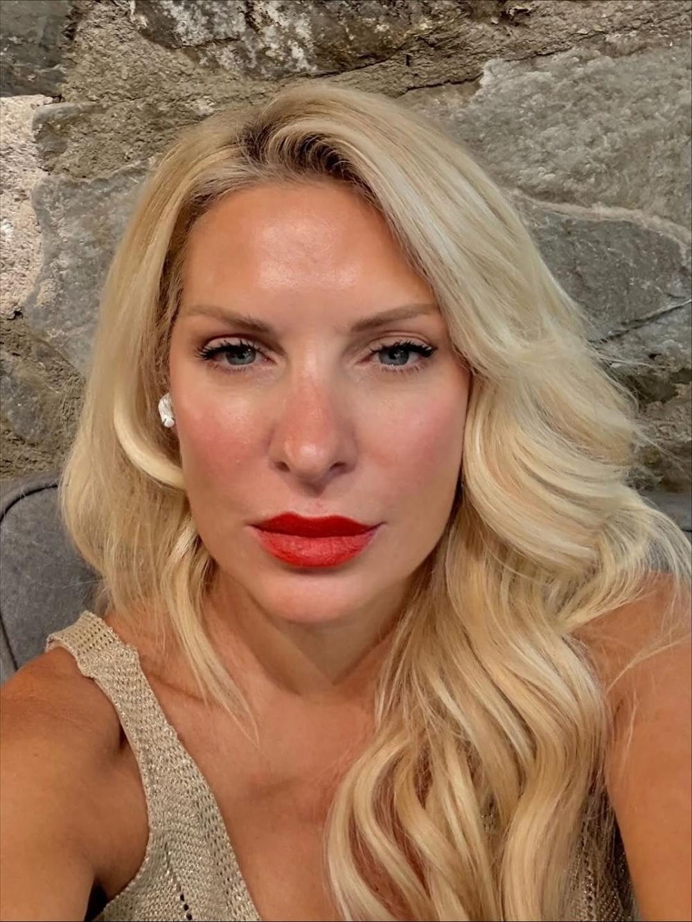 ΕΛΕΝΗ ΜΕΝΕΓΑΚΗ