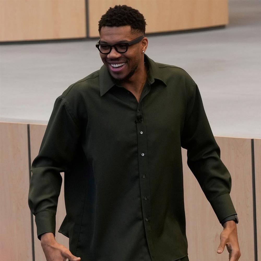 Γιάννης Αντετοκούνμπο