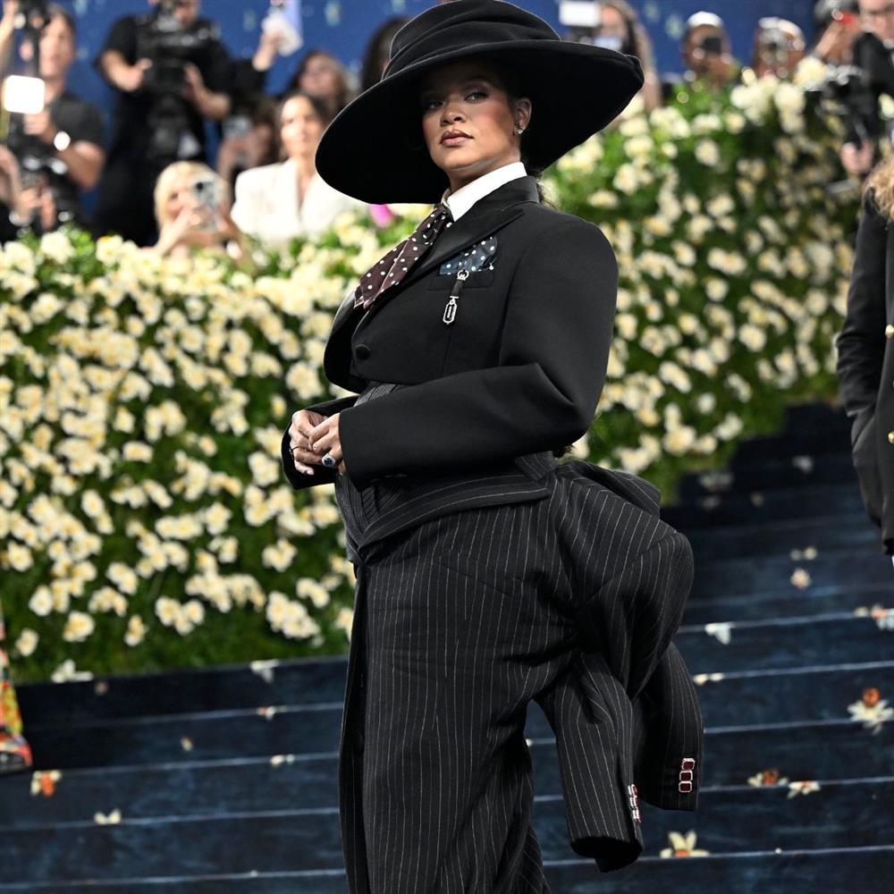 Ριάνα: Τα πρώτα λόγια μετά την αποκάλυψη της εγκυμοσύνης της στο Met Gala

