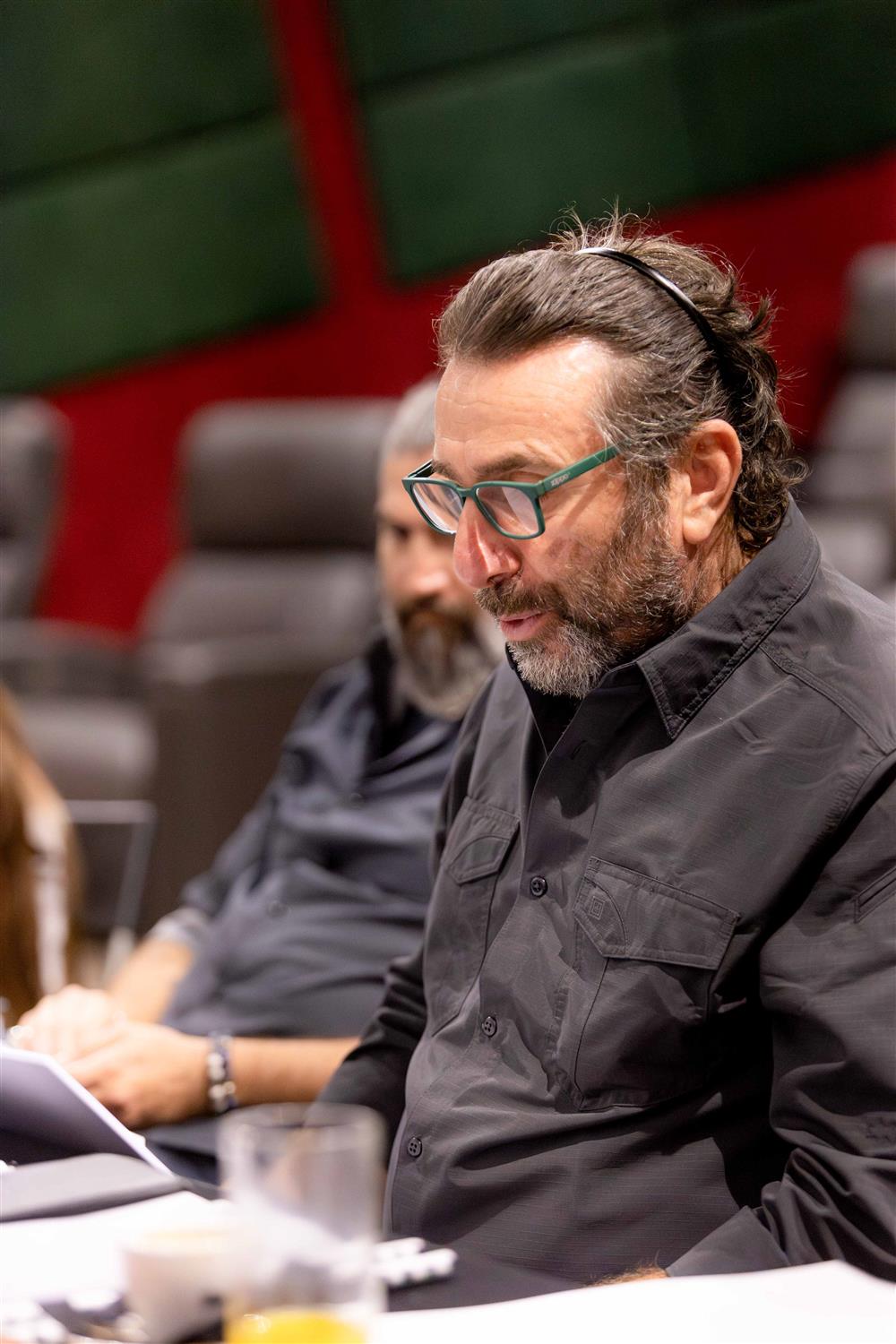 Γιατί ρε πατέρα Γιατί ρε πατέρα