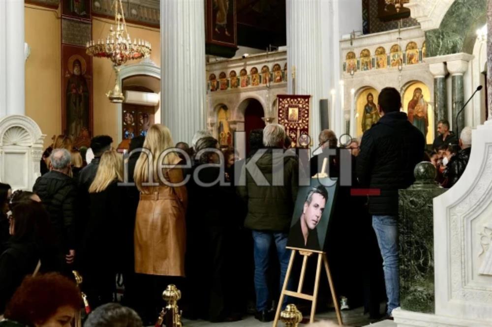 Μανώλης - Λιδάκης - κηδεία - τραγουδιστής Μανώλης - Λιδάκης - κηδεία - τραγουδιστής