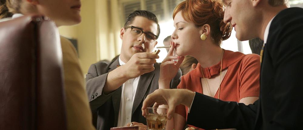 Κινηματογράφος - τηλεόραση - σειρά - Mad Men - αλκοόλ - Τσιγάρο
