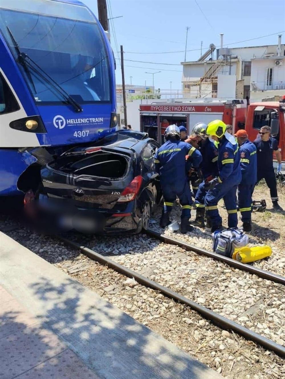 Τροχαίο - Πάτρα - Σύγκρουση τρένου με αυτοκίνητο