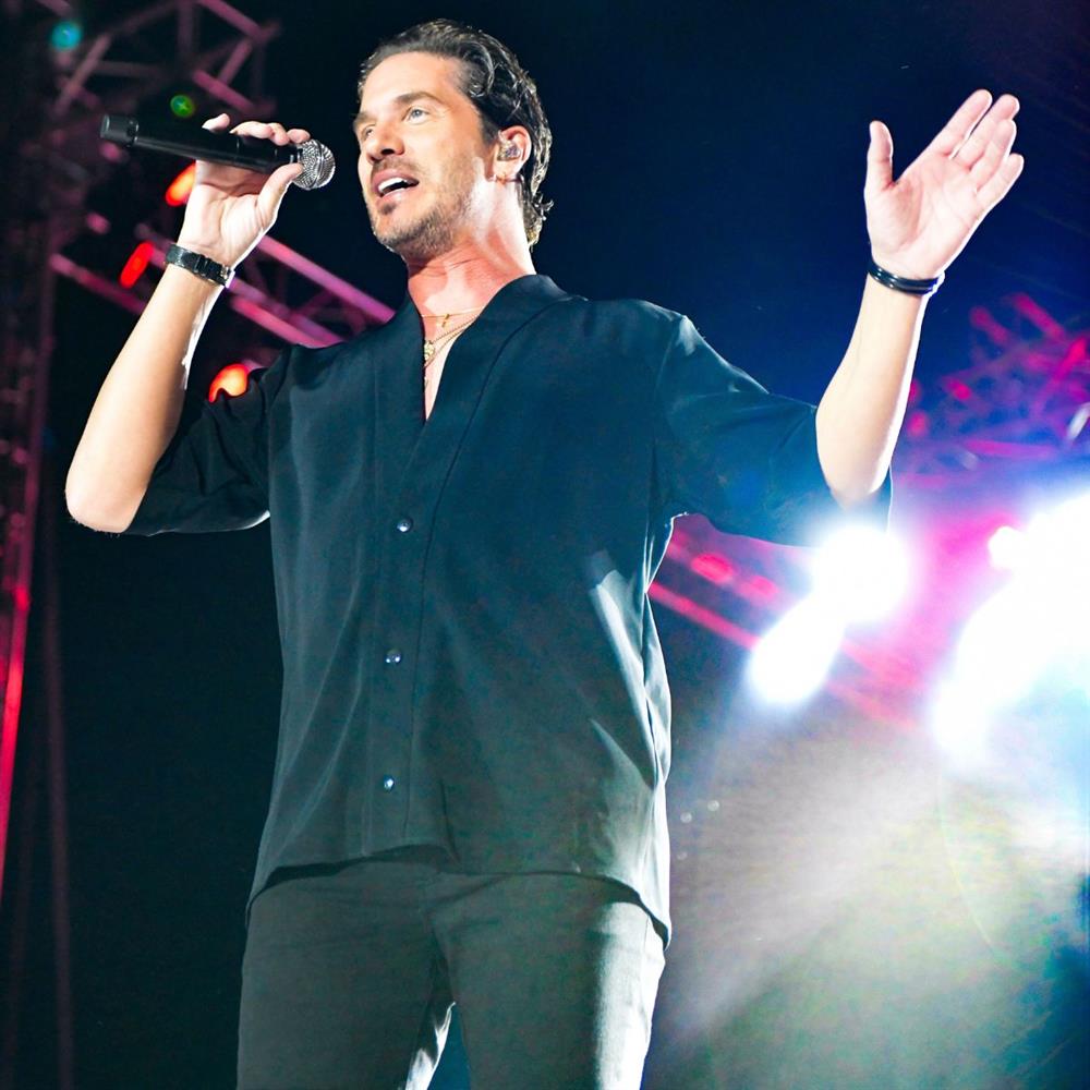 Νίκος Οικονομόπουλος