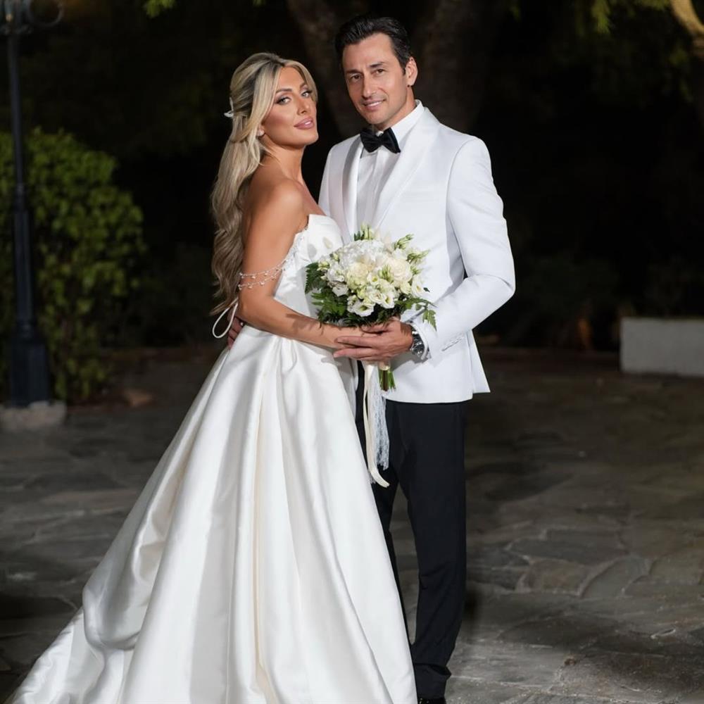 Πάνος Καλίδης – Λεάννα Μάρκογλου: Οι επίσημες φωτογραφίες από τον γάμο τους