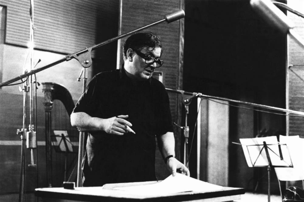 Μάνος Χατζιδάκις Μάνος Χατζιδάκις