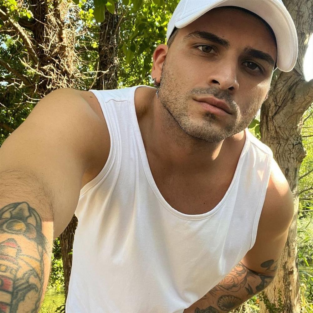 Στέλιος Λεγάκης: Εγκατέλειψε το σπίτι του λόγω πυρκαγιάς - "Ευτυχώς προλάβαμε"
