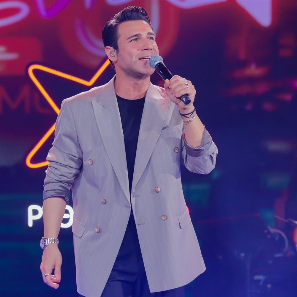 Πέτρος Ιακωβίδης: Η εξομολόγηση του τραγουδιστή με αφορμή την κυκλοφορία του νέου του άλμπουμ - "Ευχαριστώ εσένα που ξεκινήσαμε μαζί"