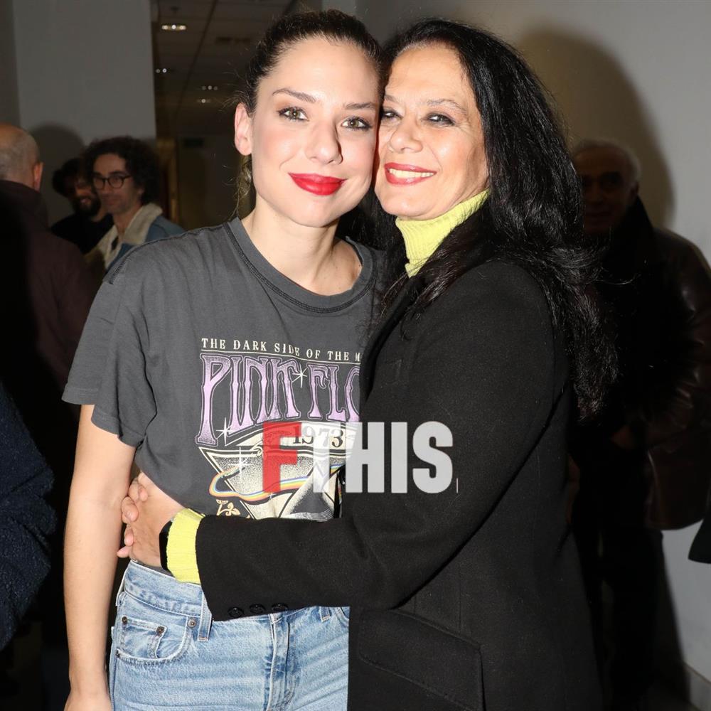 Λίλα Καφαντάρη: Σπάνια εμφάνιση στο πλευρό της κόρης της, Ηλιάνας Μαυρομάτη, στη θεατρική της πρεμιέρα (Φωτό)