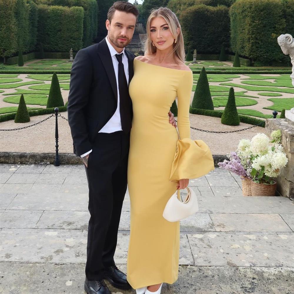 Λίαμ Πέιν: Με δάκρυα στα μάτια η σύντροφός του στην πρώτη της δημόσια εμφάνιση μετά την κηδεία του 
