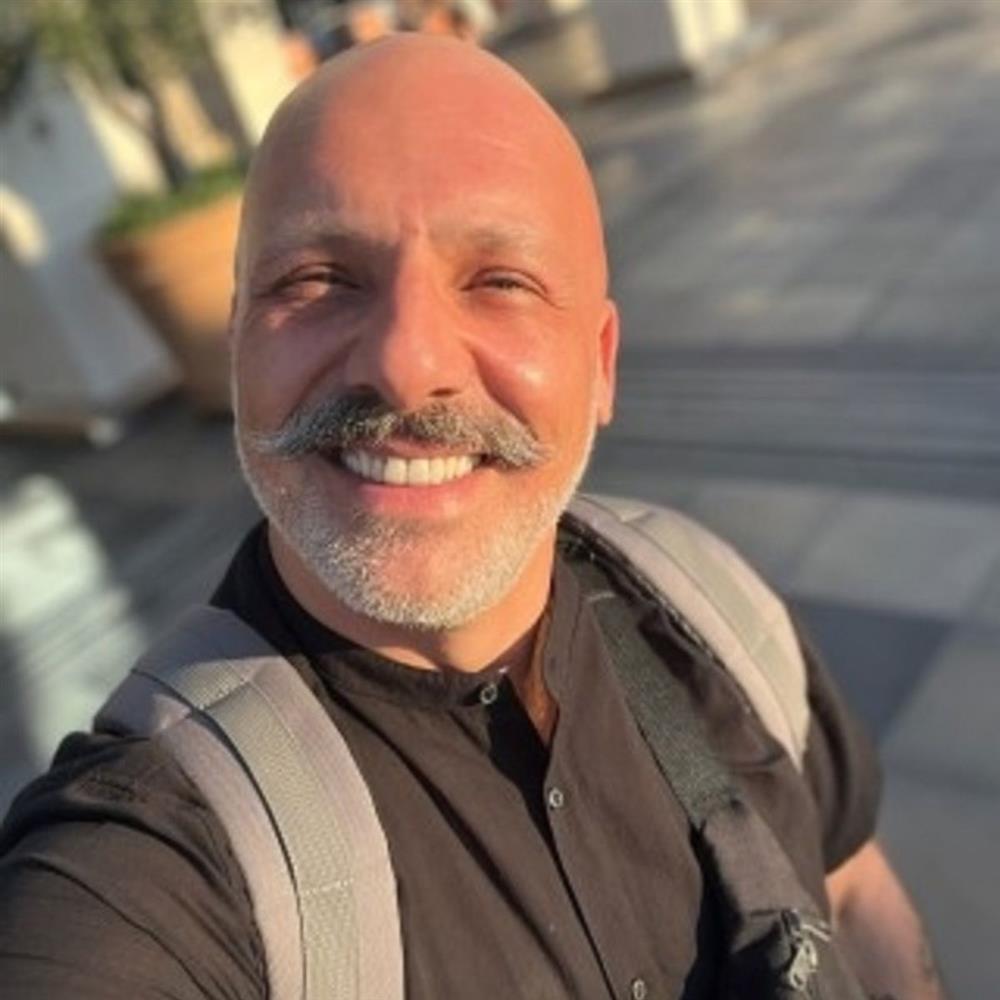 Νίκος Μουτσινάς