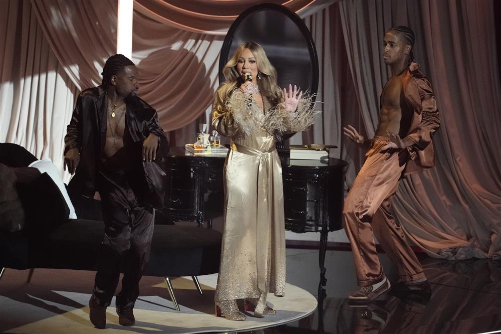 Μαράια Κάρεϊ