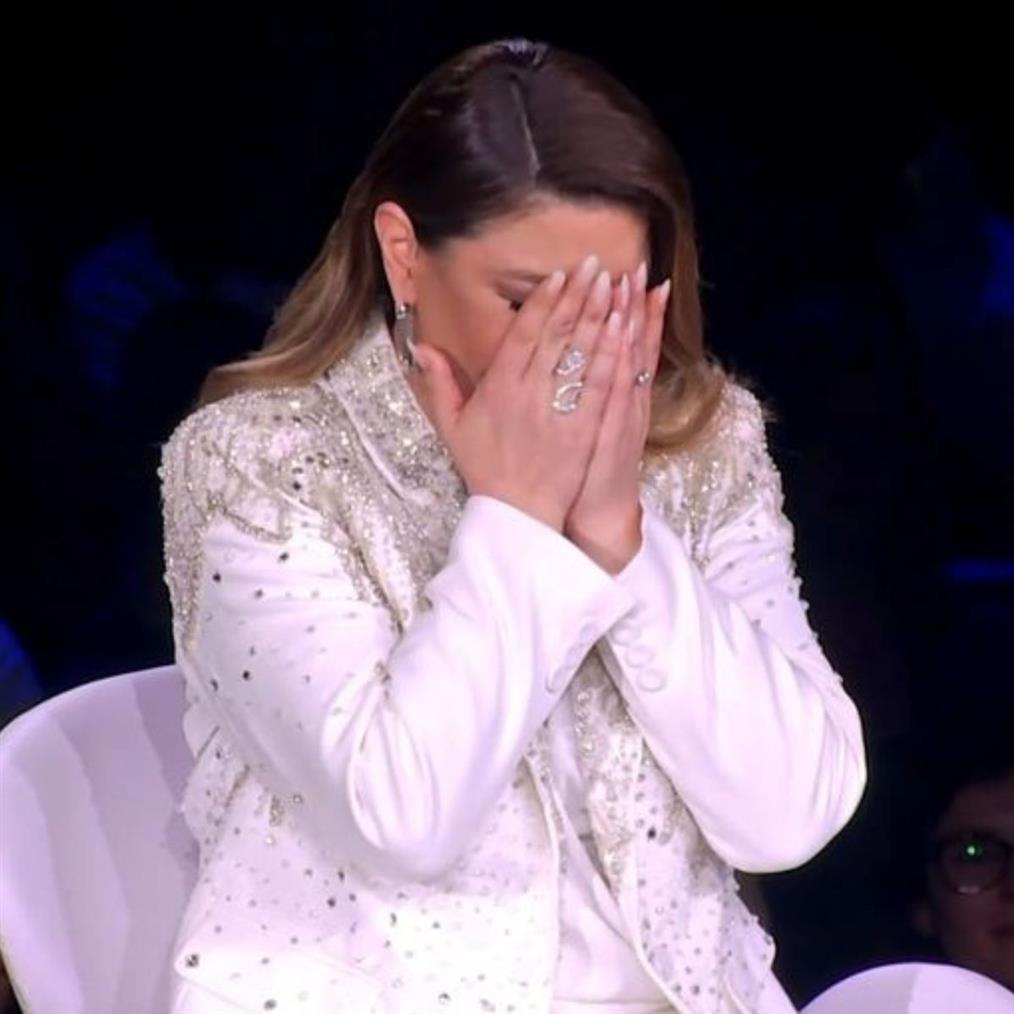 Έλενα Παπαρίζου