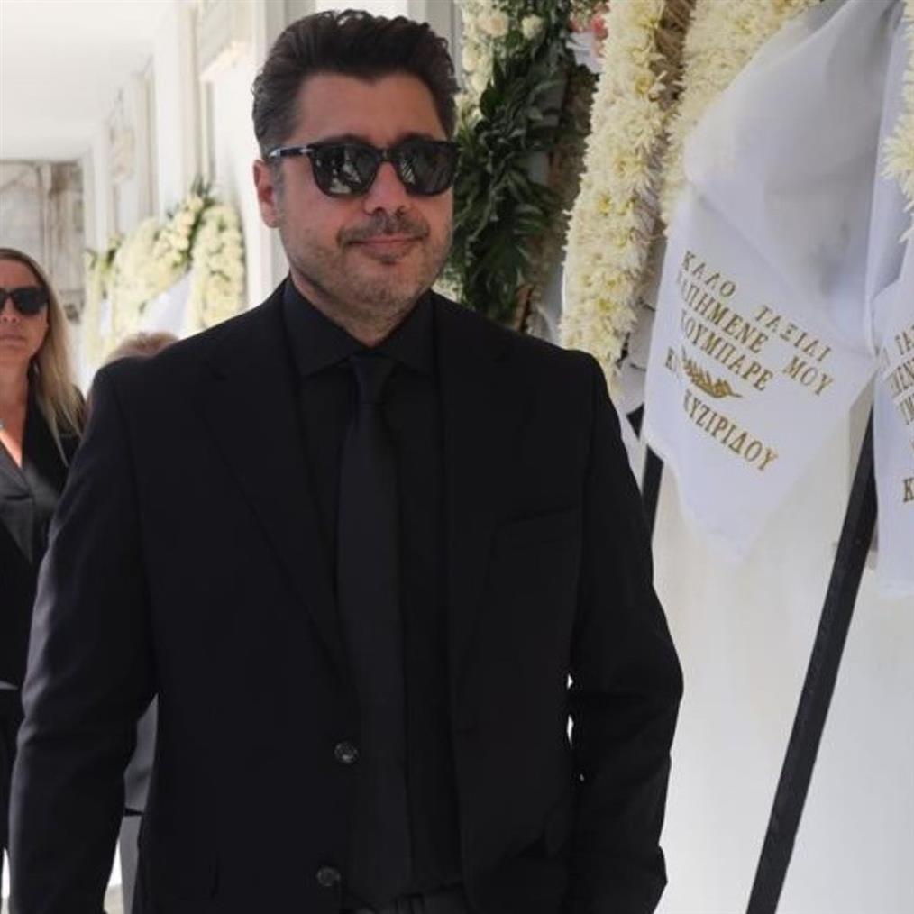 Λάμπρος Κωνσταντάρας