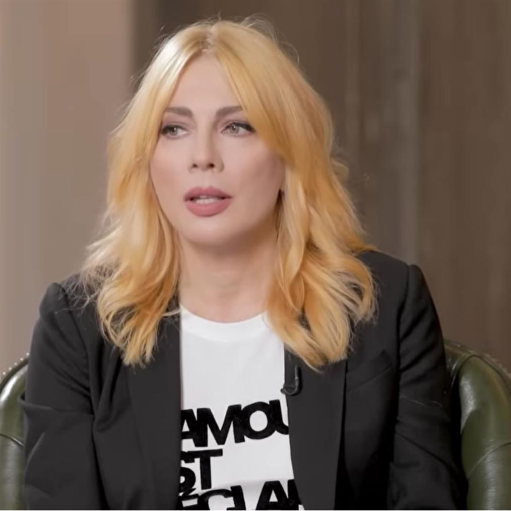 Σμαράγδα Καρύδη