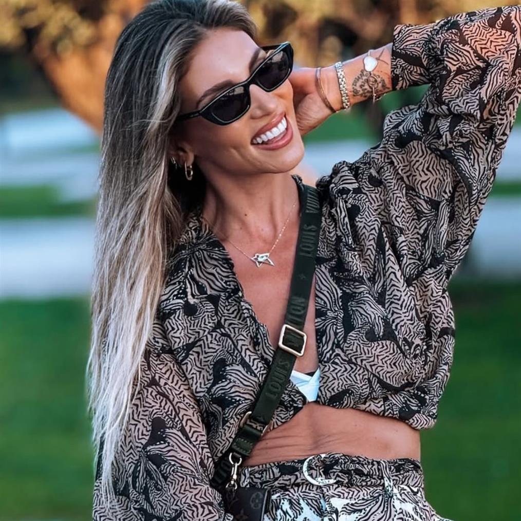 Αθηνά Οικονομάκου