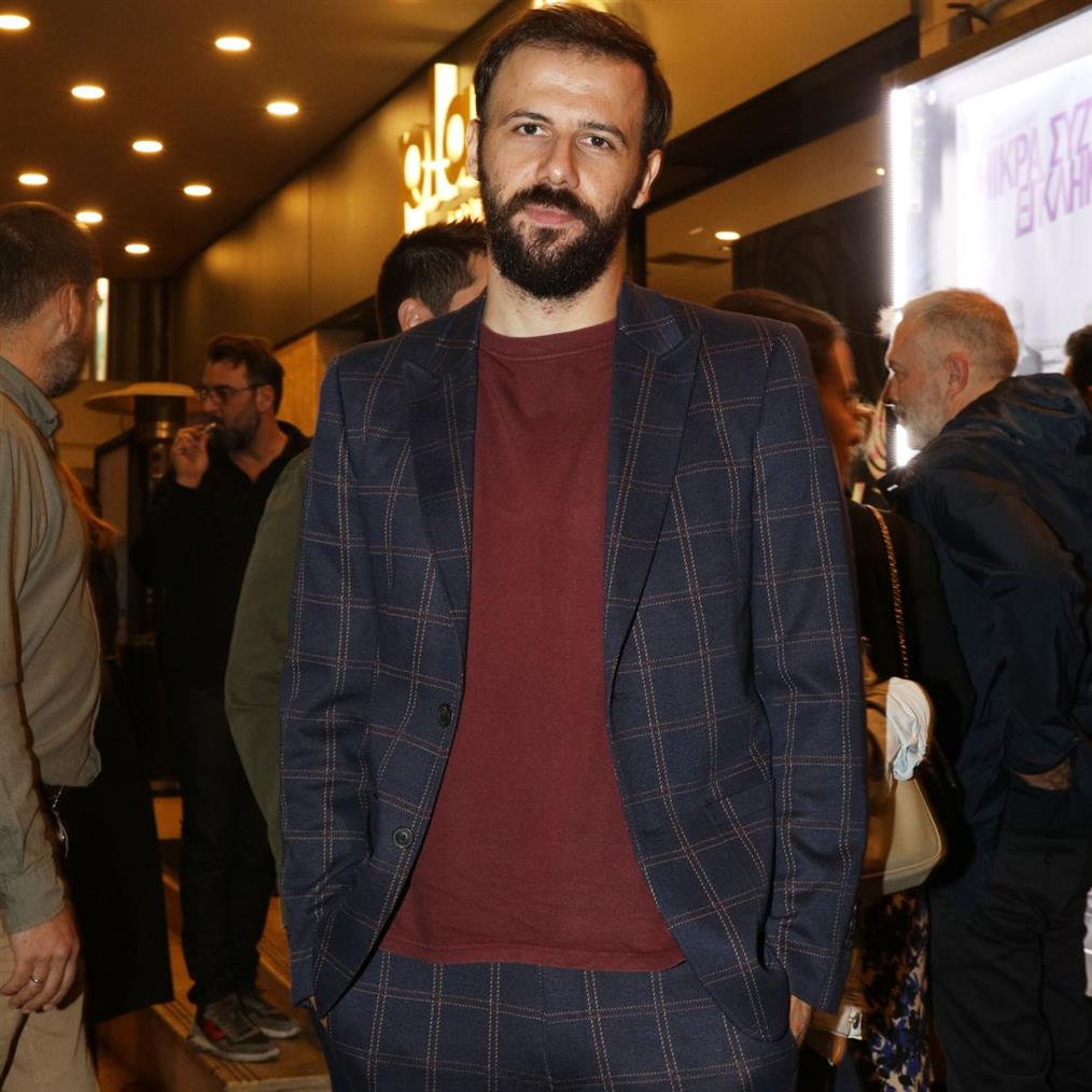 Νίκος Γκέλια