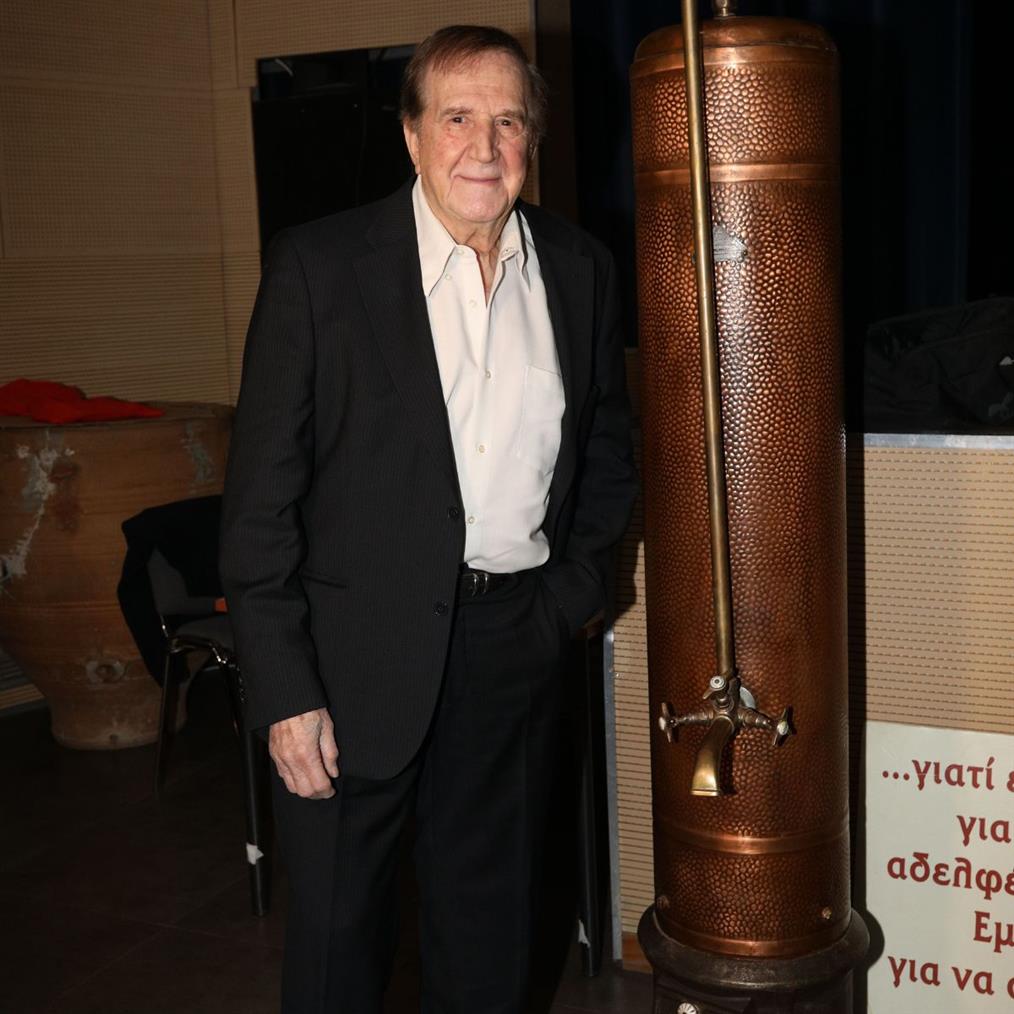 Γιώργος Κωνσταντίνου