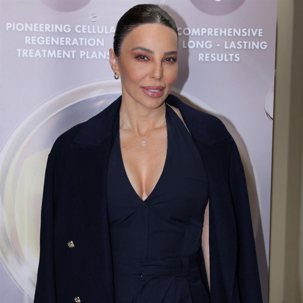 Κέλλυ Κελεκίδου