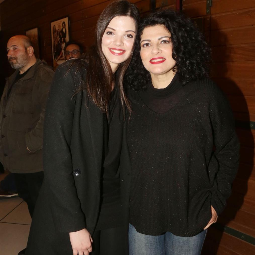 Τζένη Καζάκου - Τάνια Τρύπη