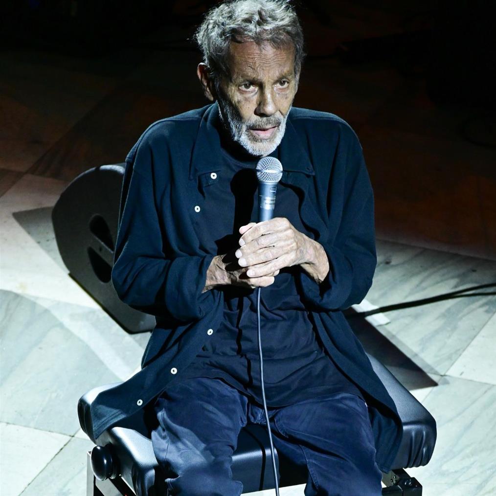 Σταύρος Ξαρχάκος