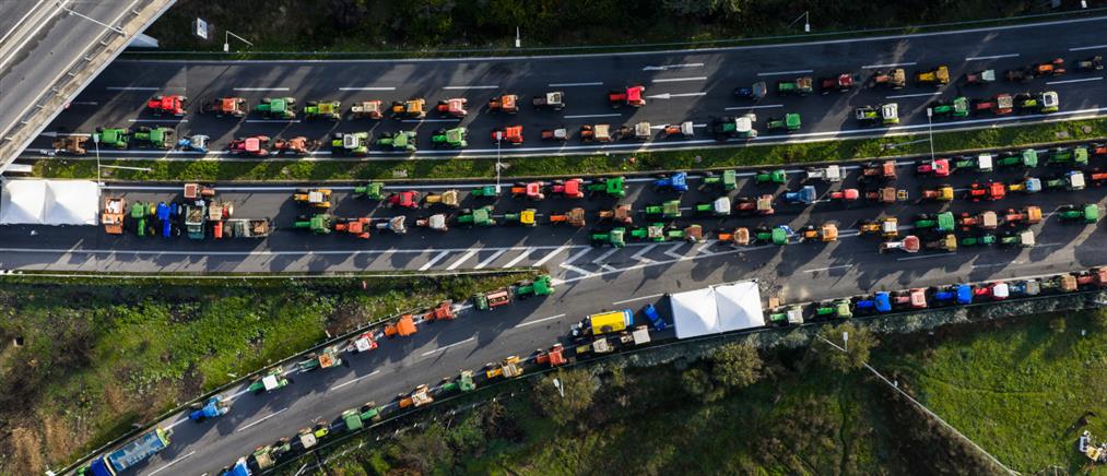 Αγρότες- Μπλόκα:  Το Σάββατο η δημιουργία νέου μπλόκου στον κόμβο Δερβενίων