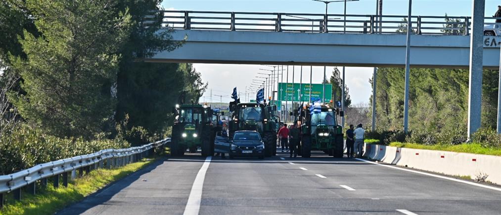 Καρδίτσα: Παραμένουν οι αγρότες στο μπλόκο του Ε65