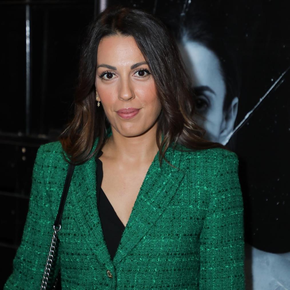 άννα μενενάκου
