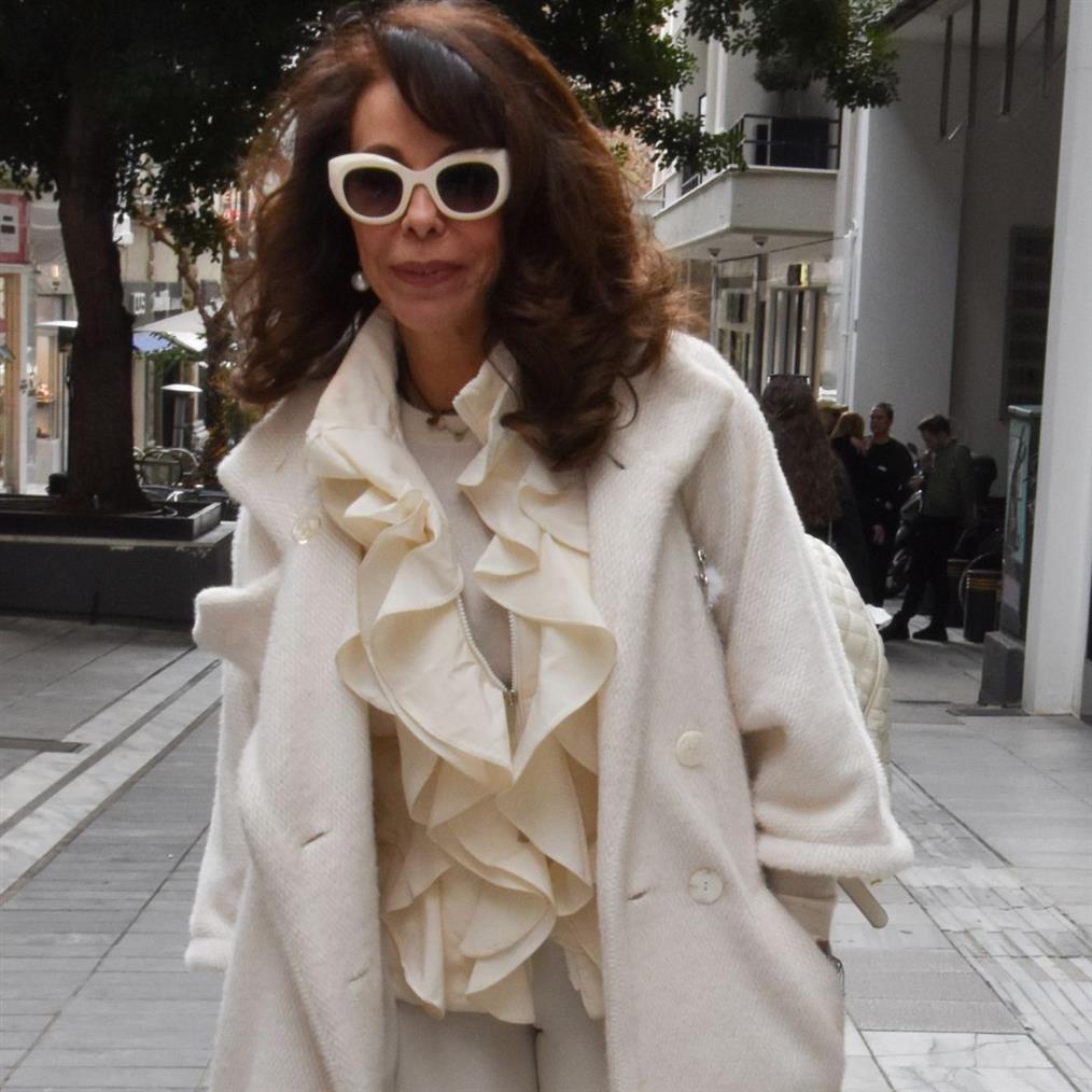 Βούλα Πατουλίδου: Η συγκινητική ανάρτηση για τα πρώτα Χριστούγεννα χωρίς τον σύζυγό της - "Η απουσία κάθεται εκεί"