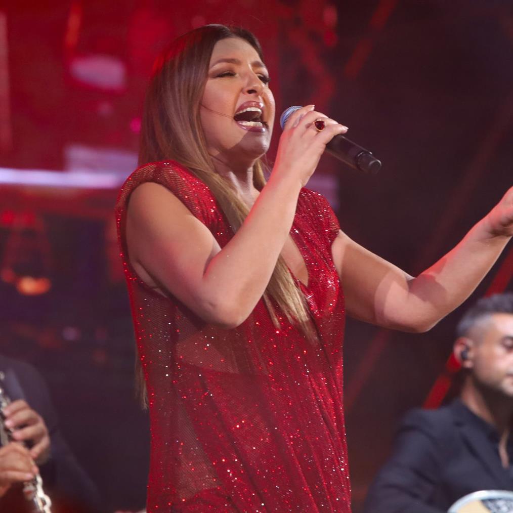 Έλενα Παπαρίζου