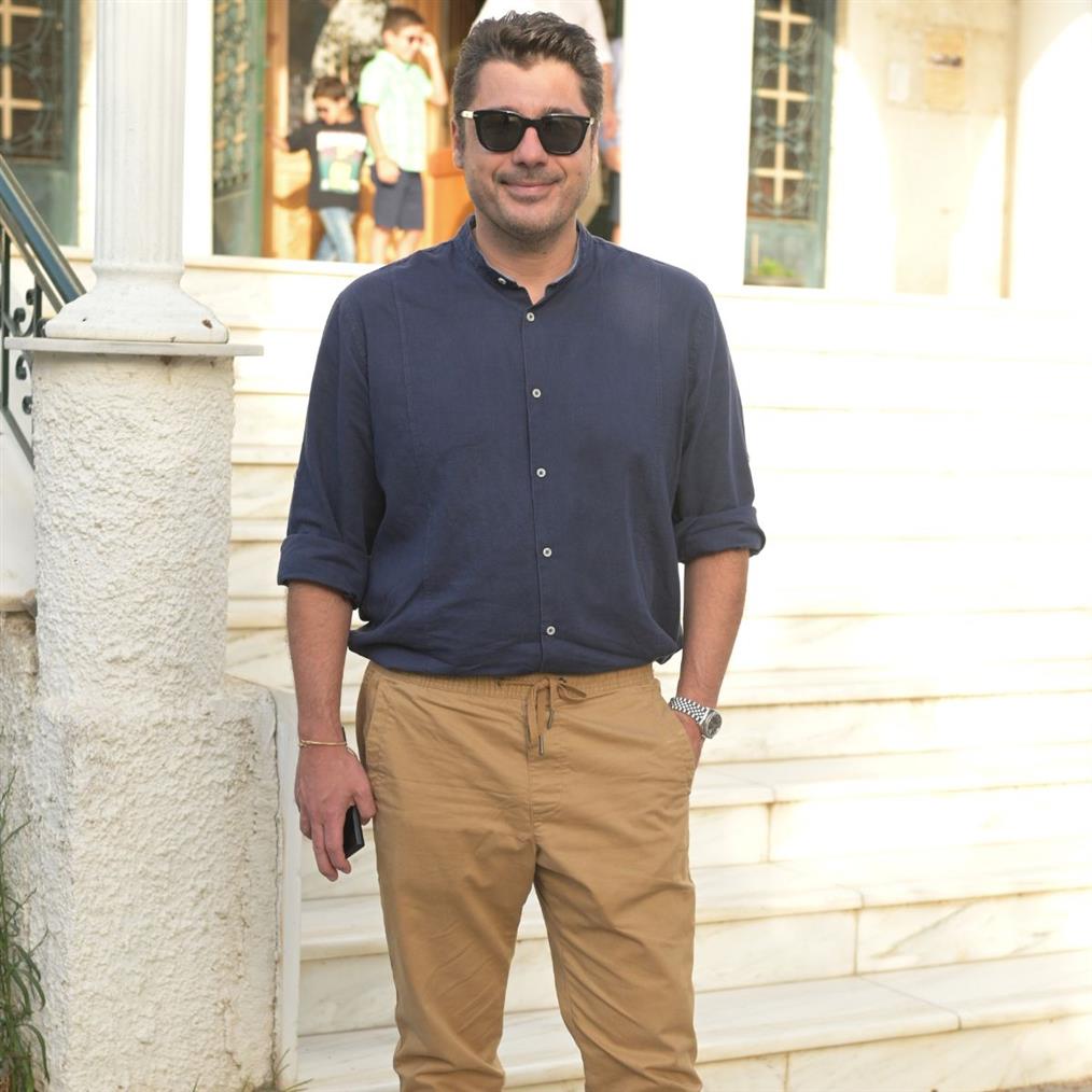 Λάμπρος Κωνσταντάρας