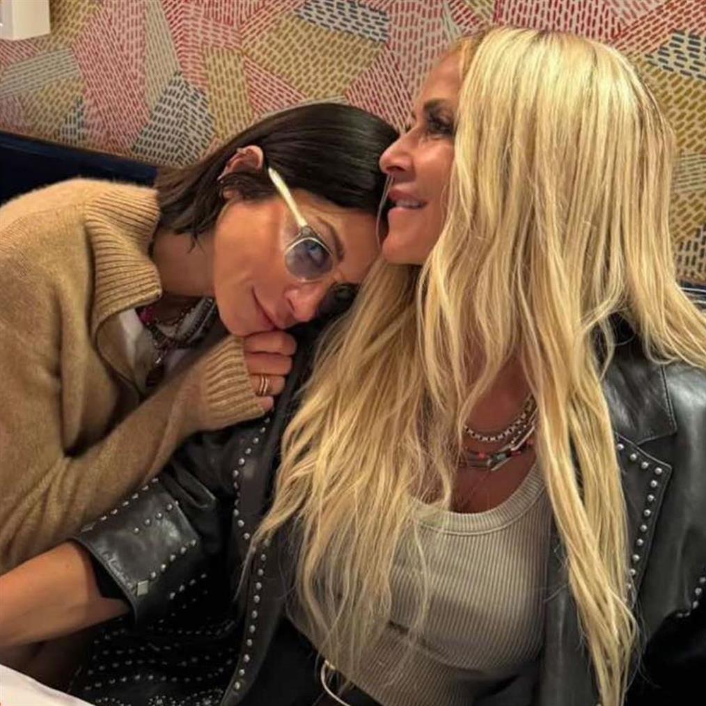 Σοφία Καρβέλα - Άννα Βίσση