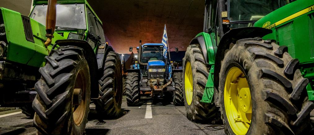 Αγρότες: Κομβόι με τρακτέρ στην πόλη της Καλαμάτας - Κλειστός ο κόμβος Θουρίας