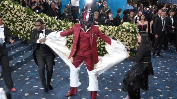 MET Gala: Εμφάνιση-αποκάλυψη από τον πρωταγωνιστή της ταινίας «F1»