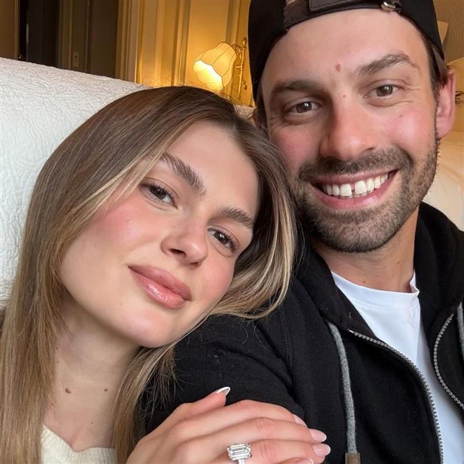 Αμαλία Κωστοπούλου: Με αυτόν τον τρόπο επιβεβαίωσε τον αρραβώνα της!