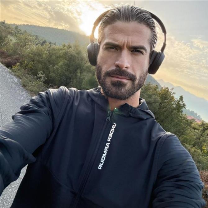 Άρης Μουγκοπέτρος: "Εξαπατήθηκε από έναν φίλο του, είναι κολλητός", λέει ο δικηγόρος του