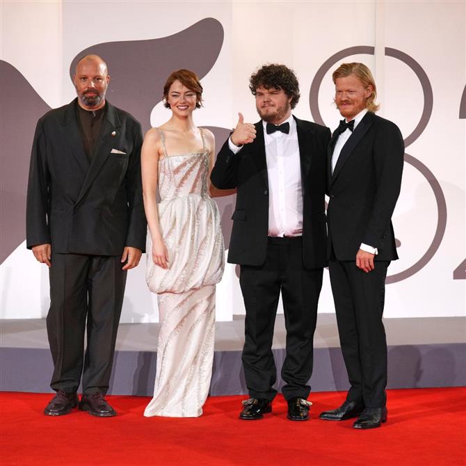 Φεστιβάλ Βενετίας 2025: Αποθεώθηκε η "Bugonia" του Γιώργου Λάνθιμου - Σχεδόν 7 λεπτά χειροκρότημα για την ταινία