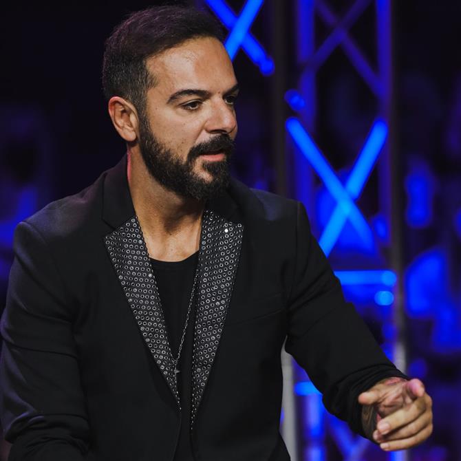 Τριαντάφυλλος: Η απάντηση του τραγουδιστή στα δημοσιεύματα χωρισμού από τη σύζυγό του