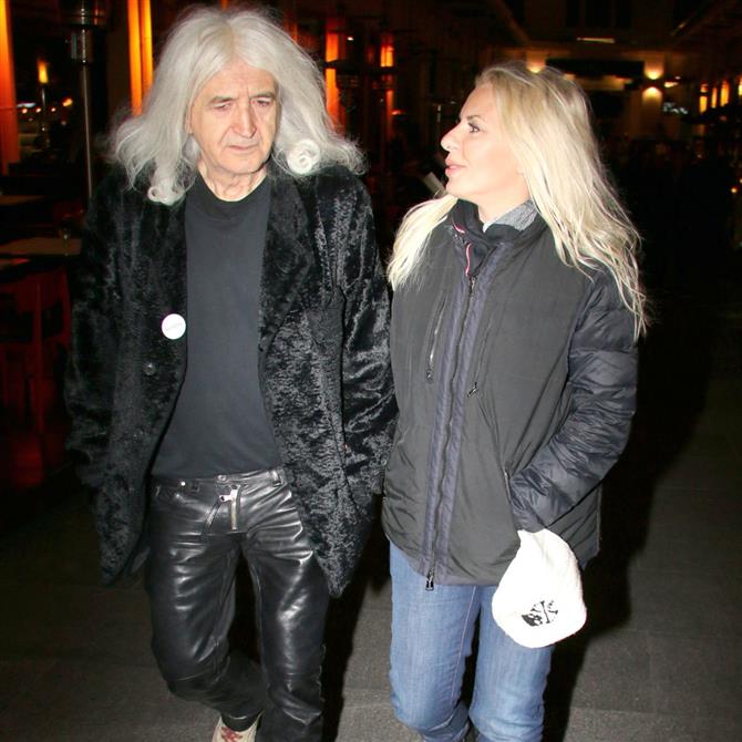 Αννίτα Πάνια: Οι ευχές στον Νίκο Καρβέλα για τα γενέθλιά του και η παρέμβαση της Άννας Βίσση