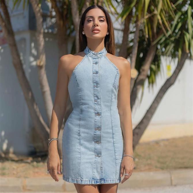 Σταματίνα Τσιμτσιλή: Το λευκό της φόρεμα είναι το all day κομμάτι που χρειάζεσαι για το καλοκαίρι