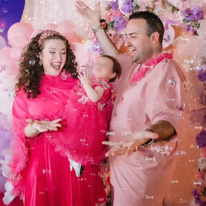 Μαυρίκιος Μαυρικίου - Ιλάειρα Ζήση: Βάφτισαν την ενός έτους κόρη τους (Βίντεο)