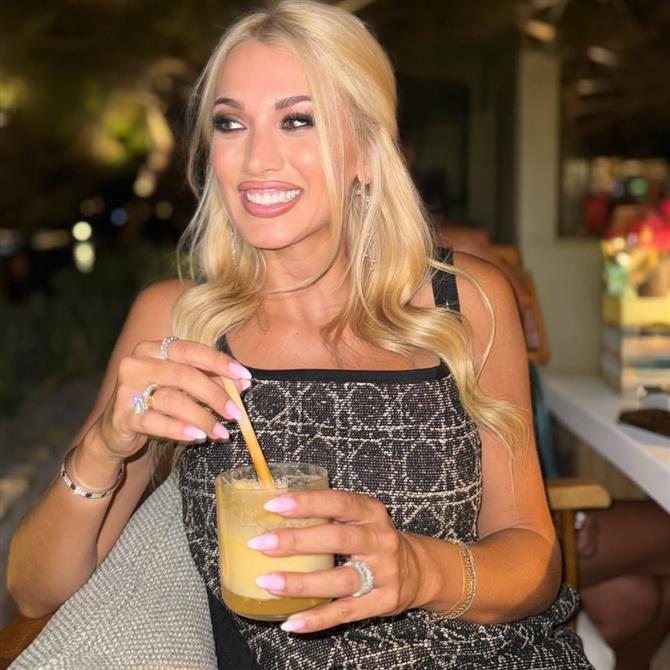 Κωνσταντίνα Σπυροπούλου: Η απάντηση στο ενδεχόμενο τρίτου παιδιού - "Αν έρθει θα το αγκαλιάσουμε"