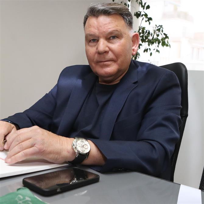 Αλέξης Κούγιας: Η ανακοίνωση των συνεργατών του μετά την επιδείνωση της υγείας του - "Βρισκόμαστε στο πλευρό του στη δύσκολη μάχη που δίνει"