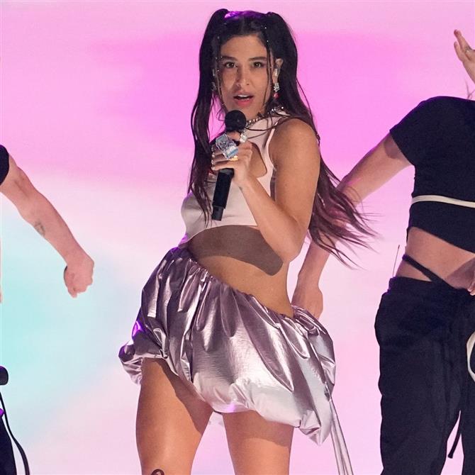 Μαρίνα Σάττι: Επεισόδιο με Ισραηλινό δημοσιογράφο στη Βασιλεία της Ελβετίας - "Ωτοασπίδες; Βαλ’ τες στα αυτιά σου για να μην ακούς τις βόμβες"