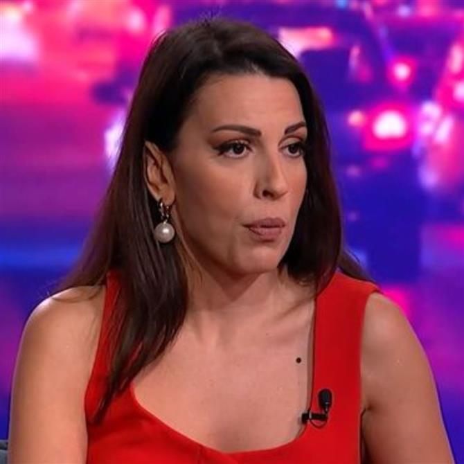 Άννα Μενενάκου: "Δεν ξέρω τι νιώθουν οι άνθρωποι που κάνουν τηλεόραση - Από το πρωί μέχρι το βράδυ βλέπω τόση βία, τόσο κίτρινο πράγμα"