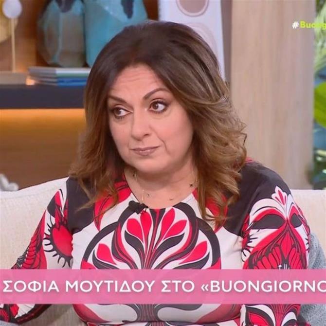 Σοφία Μουτίδου για το "The View": "Είμαστε τέσσερις γυναίκες που έχουμε εκτεθεί κι έχουμε μια έντονη ζωή με συγκεκριμένο στίγμα"
