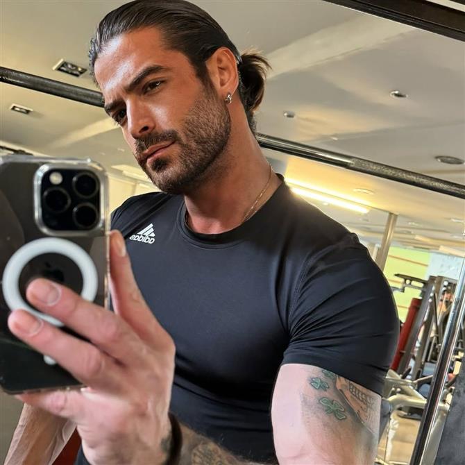 Άρης Μουγκοπέτρος: "Πονάω, το μάτι μου είναι σε πολύ δύσκολη κατάσταση, το γλιτώσαμε τελευταία στιγμή"


