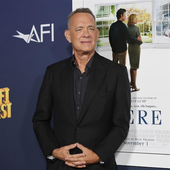 Τομ Χανκς: Ανησυχία για την υγεία του - Η τηλεοπτική εμφάνιση και το τρέμουλο στα χέρια (Video)