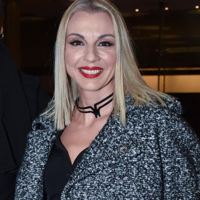 Ματίνα Νικολάου: Τα στιγμιότυπα μέσα από το σπίτι της με τις πατερίτσες μετά το εξιτήριο & το μήνυμά της

